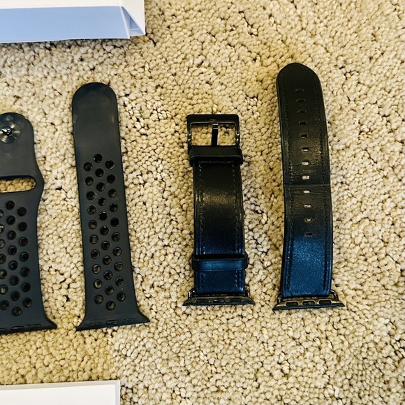 Apple Watch Series 10 [GPS + Cellular 42mm Case] Black Aluminum Case + 7 bands! - Picture 5 of 6